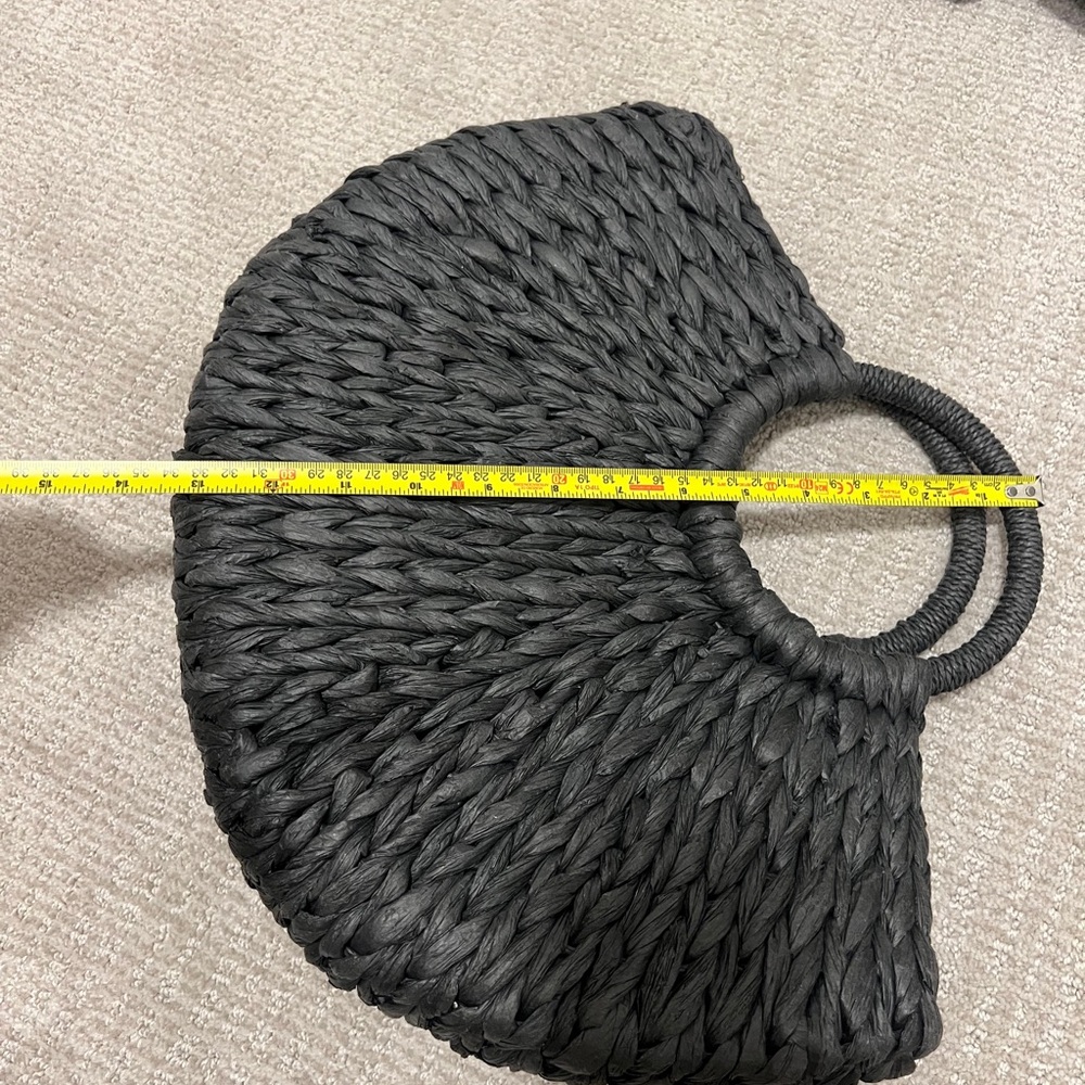 Main Character Black Woven Straw Tote - Picture 4 of 5